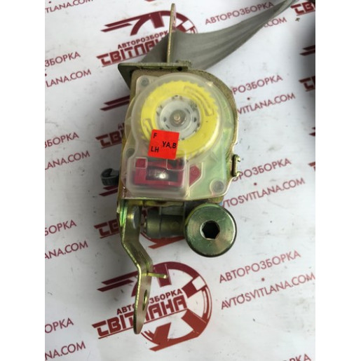 Ремінь безпеки передній лівий Kia Sorento 2002-2009 888103E010CY